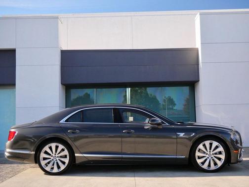 2026 Bentley Flying Spur 