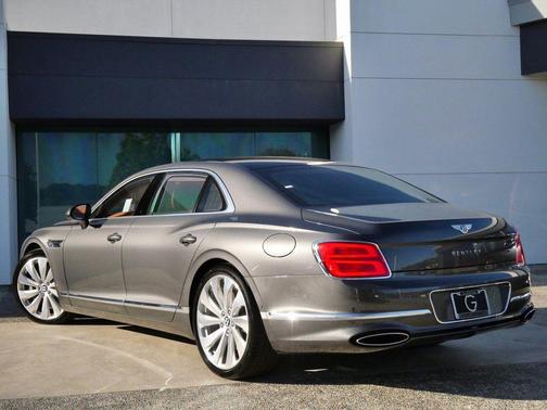 2026 Bentley Flying Spur 