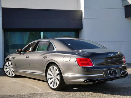 2026 Bentley Flying Spur 