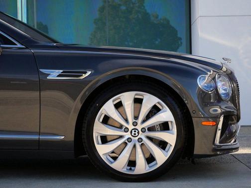 2026 Bentley Flying Spur 