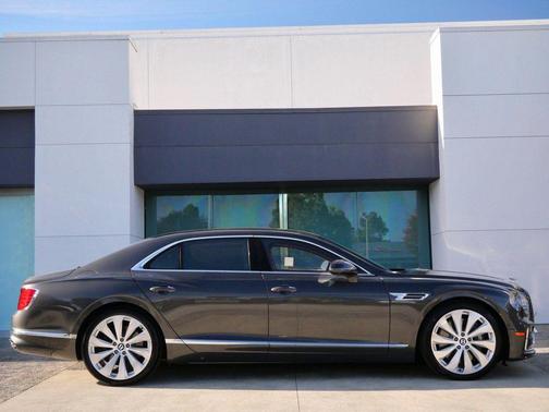2026 Bentley Flying Spur 