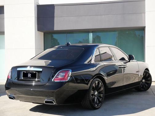 2022 Rolls-Royce Ghost 