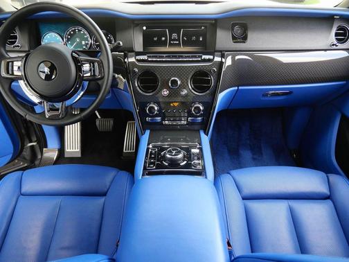 2022 Rolls-Royce Cullinan Black Badge