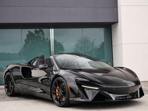 Onyx Black 2026 McLaren Artura Performance