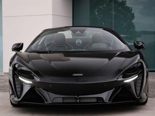 Onyx Black 2026 McLaren Artura Performance