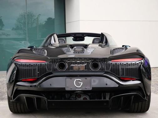 Onyx Black 2026 McLaren Artura Performance