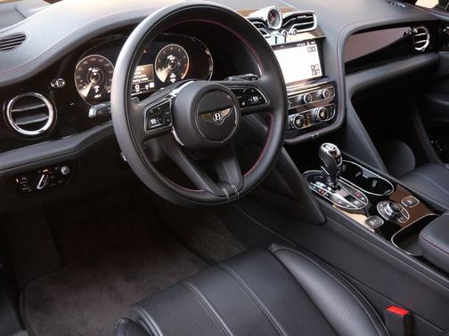 2023 Bentley Bentayga 