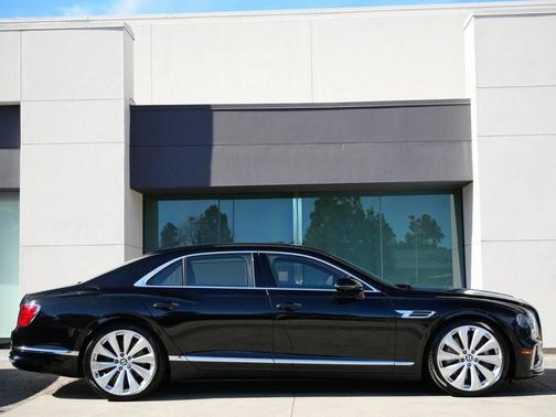 2026 Bentley Flying Spur 