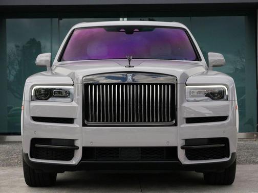 Tempest Gray 2024 Rolls-Royce Cullinan Black Badge