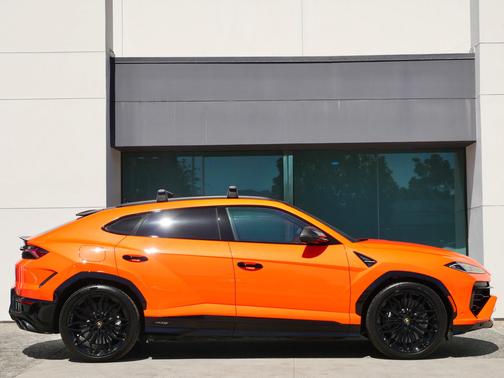Arancio Egon Metallic 2025 Lamborghini Urus SE
