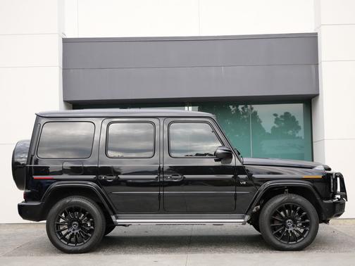 Obsidian Black Metallic 2023 Mercedes-Benz G-Class G 550