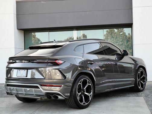 2021 Lamborghini Urus