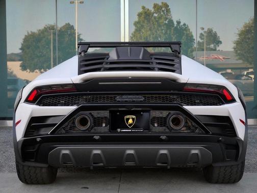 2023 Lamborghini Huracan Sterrato 