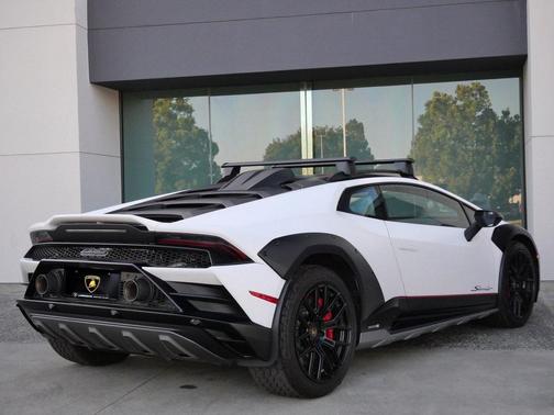2023 Lamborghini Huracan Sterrato 