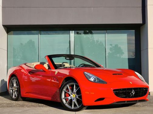 2013 Ferrari California Base