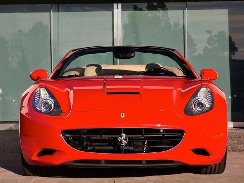 2013 Ferrari California Base