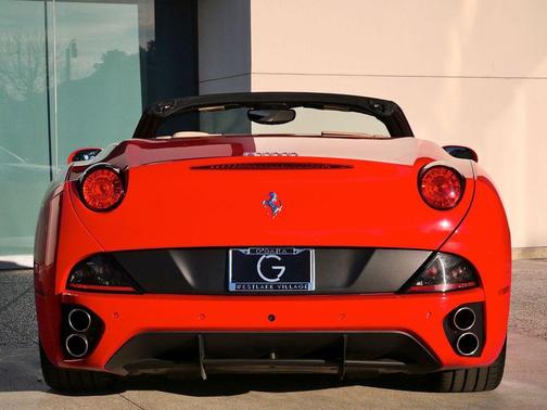 2013 Ferrari California Base