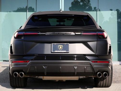 2023 Lamborghini Urus Performante