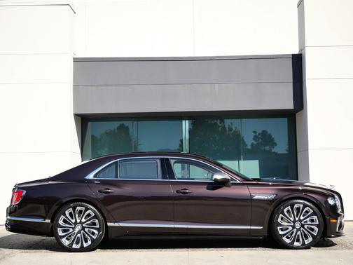 Havana 2026 Bentley Flying Spur V8