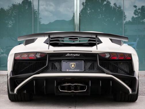 2017 Lamborghini Aventador LP740-4S