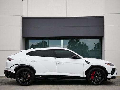 2024 Lamborghini Urus S