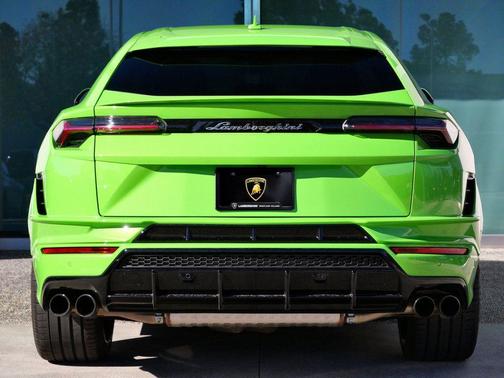 2023 Lamborghini Urus S