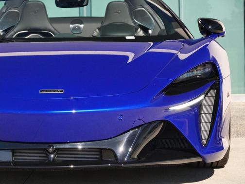 2025 McLaren Artura TechLux