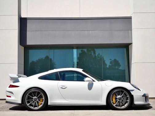 White 2014 Porsche 911 911 GT3