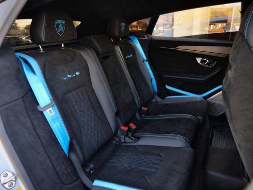 2024 Lamborghini Urus Performante