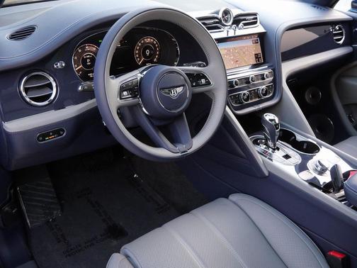 2025 Bentley Bentayga 