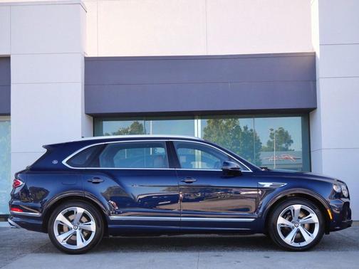2025 Bentley Bentayga 