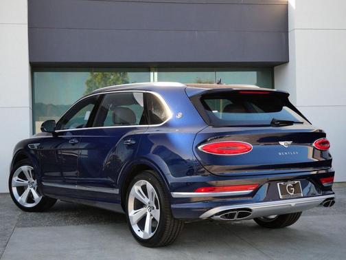 2025 Bentley Bentayga 