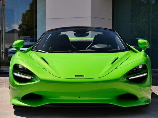 Mantis Green 2026 McLaren 750S Spider