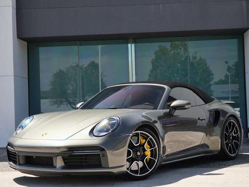 Aventurine Green Metallic 2021 Porsche 911 Turbo S