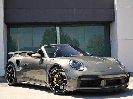 Aventurine Green Metallic 2021 Porsche 911 Turbo S