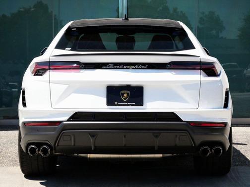 2023 Lamborghini Urus Performante
