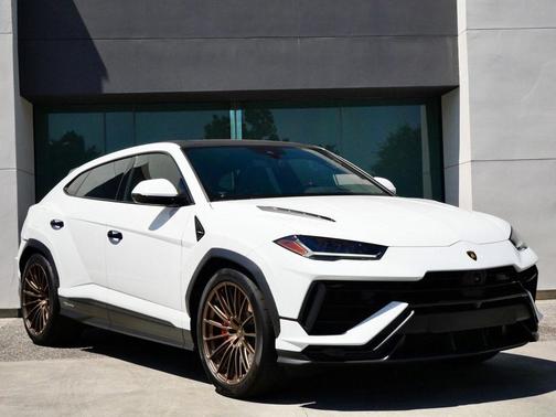2023 Lamborghini Urus Performante
