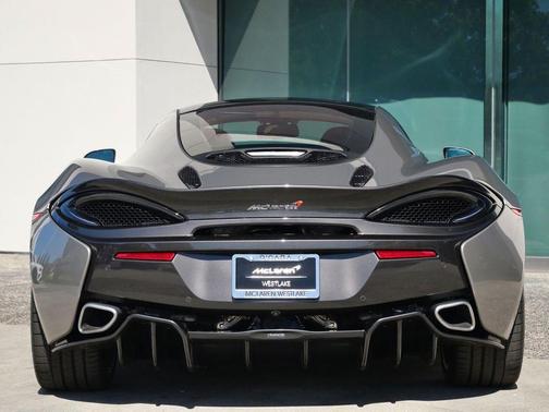 Blade Silver 2017 McLaren 570GT Base