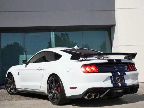 2022 Ford Shelby GT500 Base