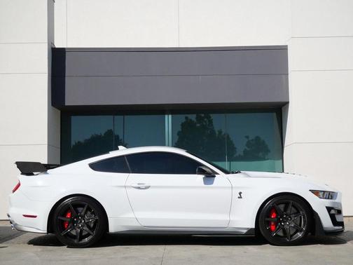 2022 Ford Shelby GT500 Base