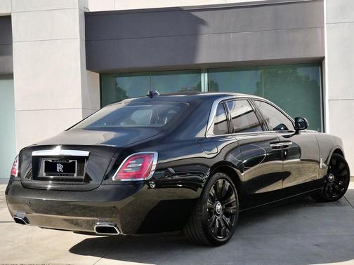 2023 Rolls-Royce Ghost 