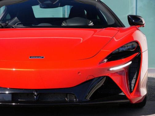 2024 McLaren Artura TechLux