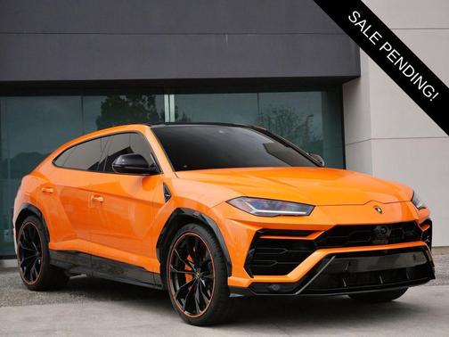 Arancio Borealis Pearl 2022 Lamborghini Urus Pearl Capsule