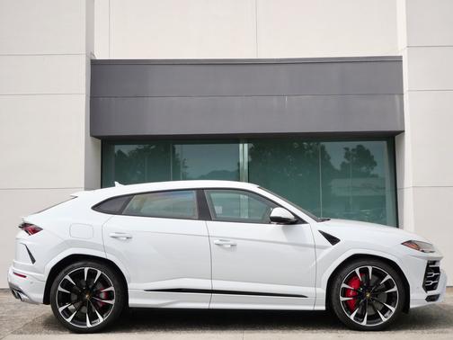Bianco Icarus 2020 Lamborghini Urus Base