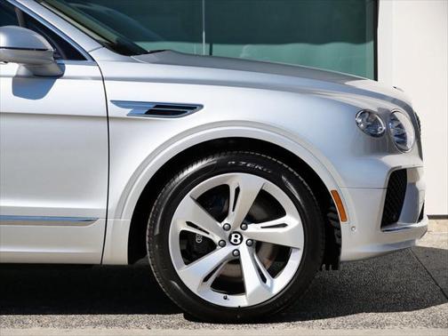 2024 Bentley Bentayga