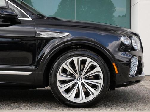 2025 Bentley Bentayga Atelier