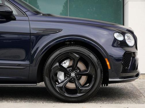 2025 Bentley Bentayga S Black Edition