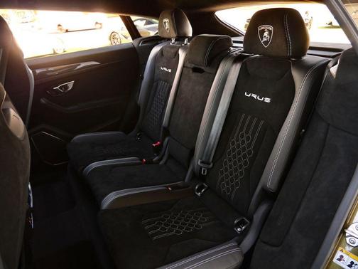 2024 Lamborghini Urus Performante