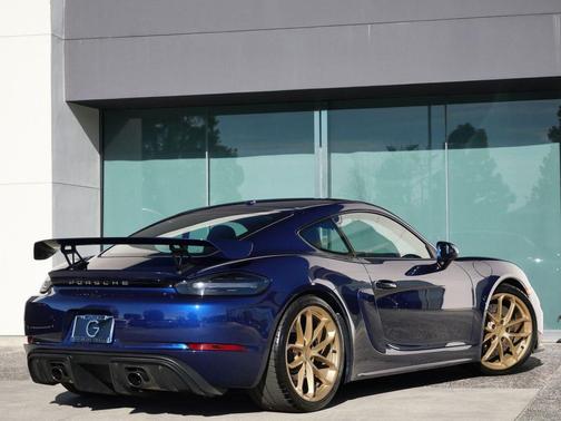 2022 Porsche 718 Cayman GT4