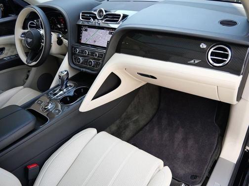 Beluga 2022 Bentley Bentayga S